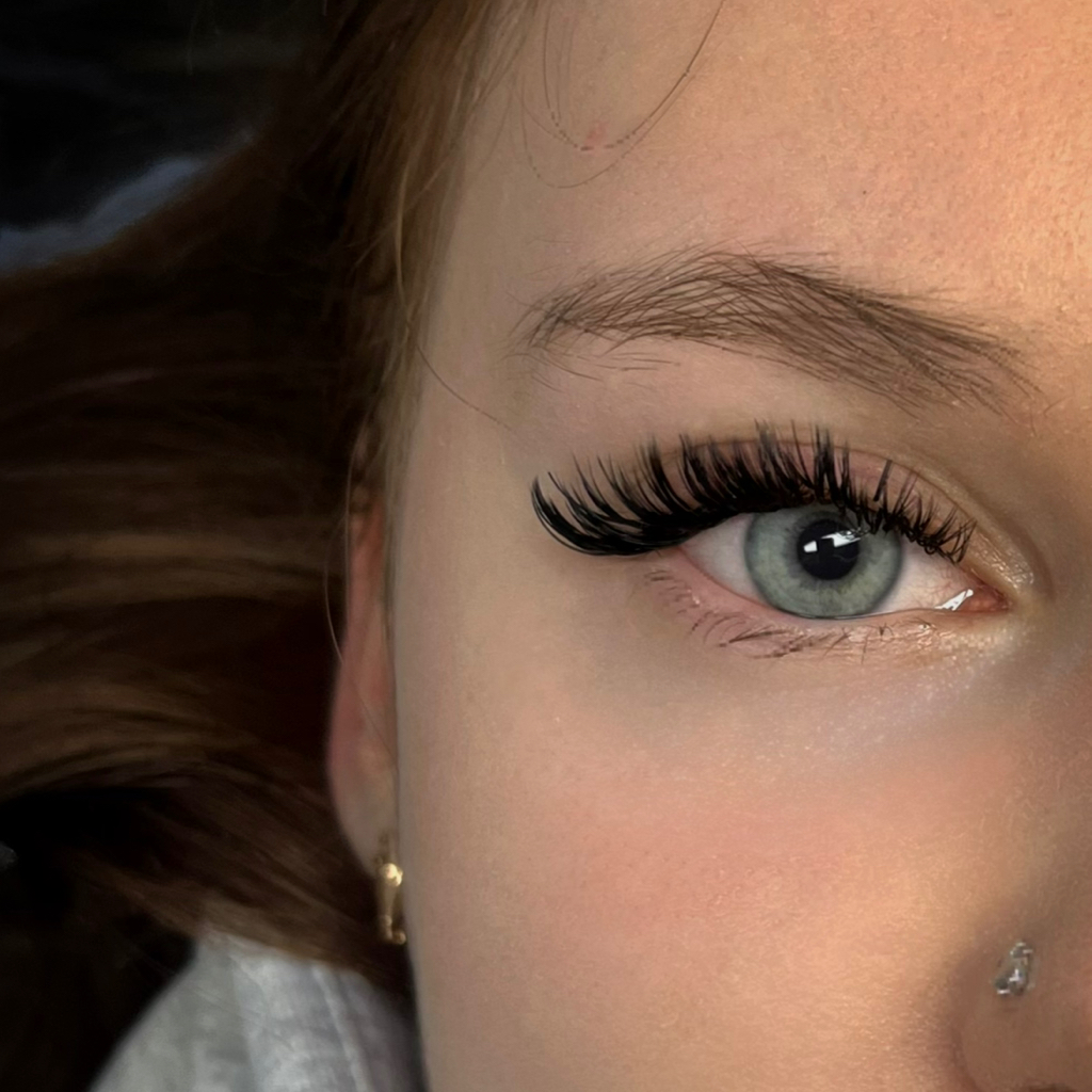 Мокрый. Маскара. Лучи