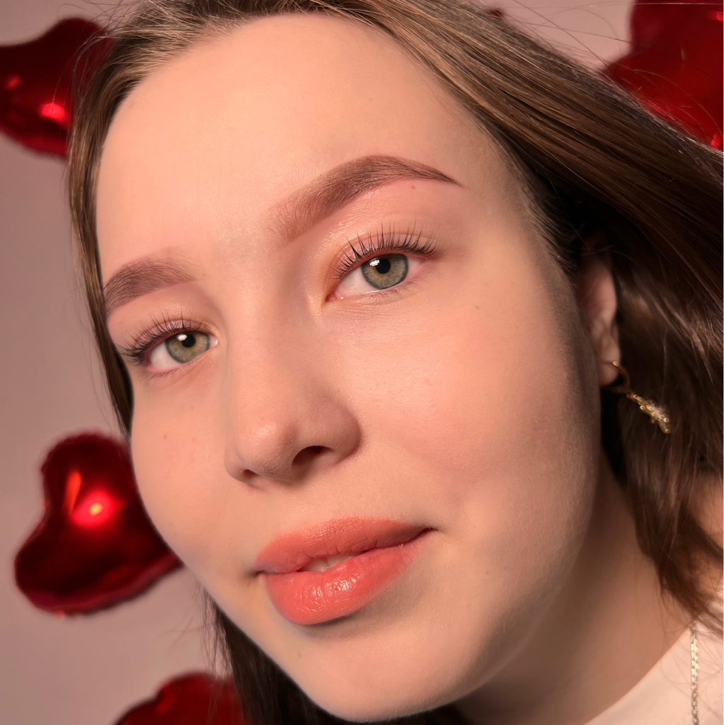 КОМПЛЕКС ДЕШЕВЛЕ 
Коррекция и окрашивание бровей + Ламинирование ресниц