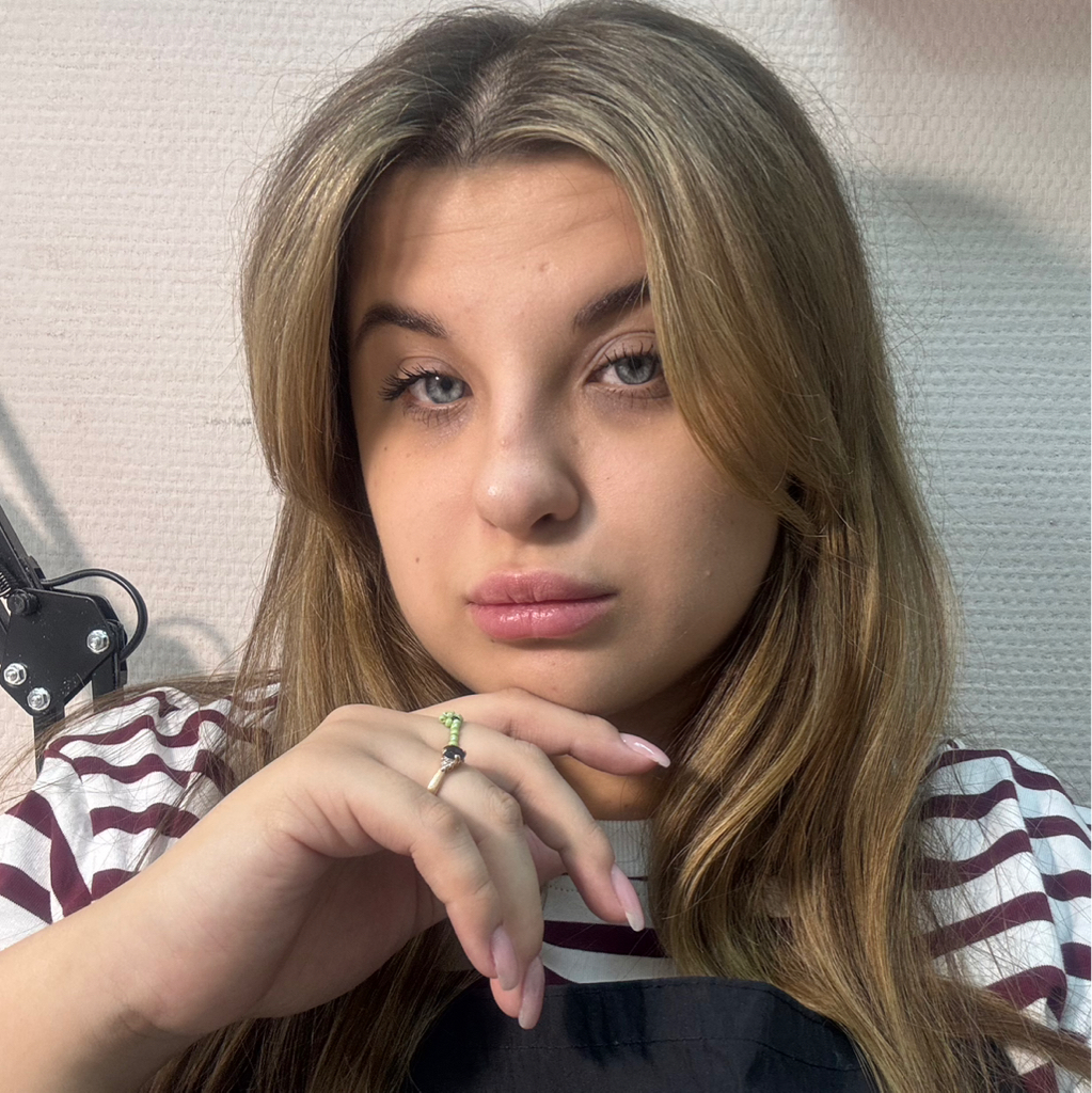 Полина