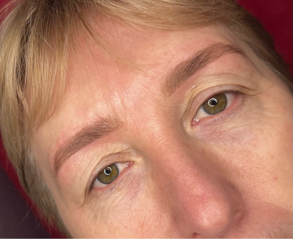 Окрашивание бровей краской