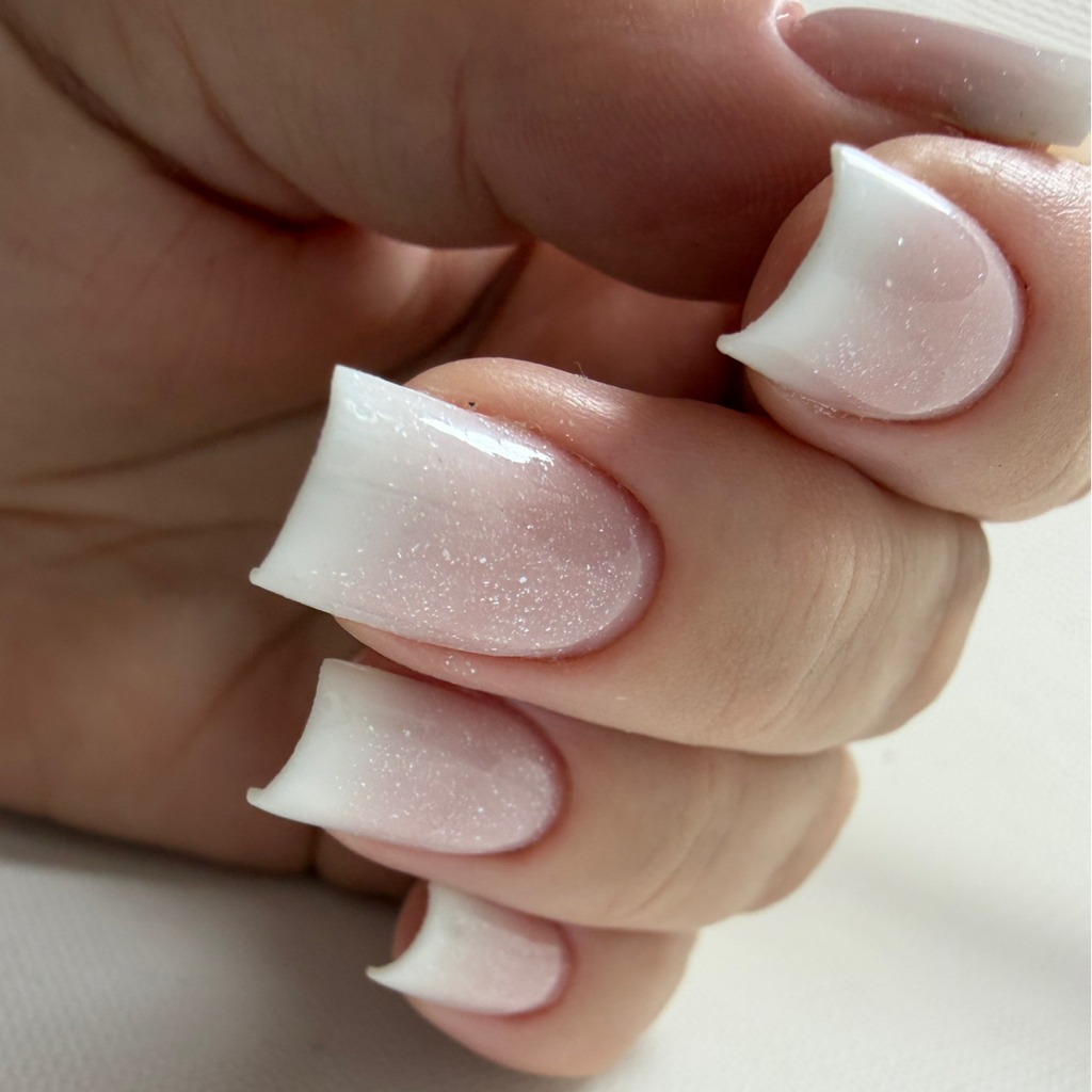 Medium ( укрепление гелем/полигелем, средняя/макси длинна , покрытие гель-лаком, дизайн 1-4 ногтей (наклейки/ стемпинг)