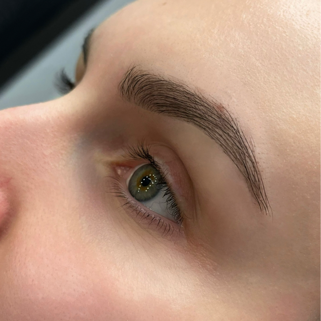 Коррекция бровей пинцетом + окрашивание