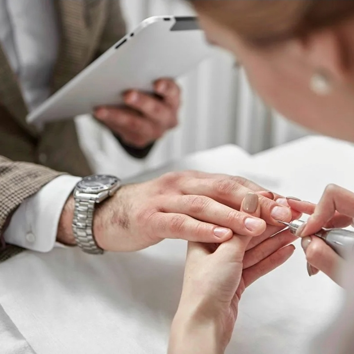 Мужской маникюр