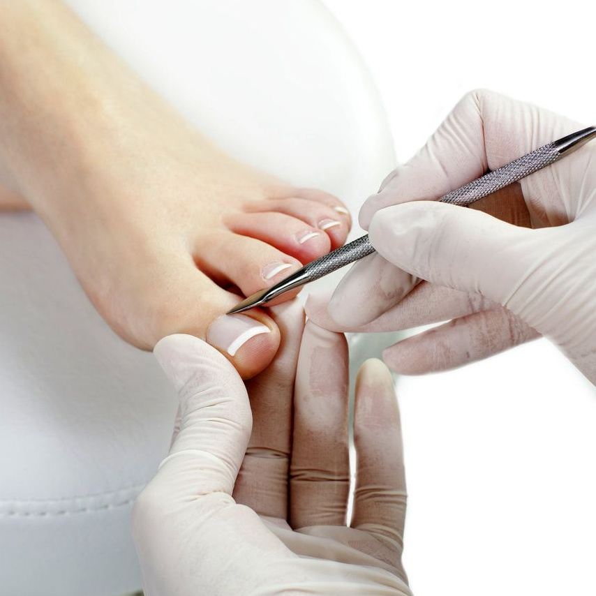 Экспресс педикюр с покрытием гель-лак