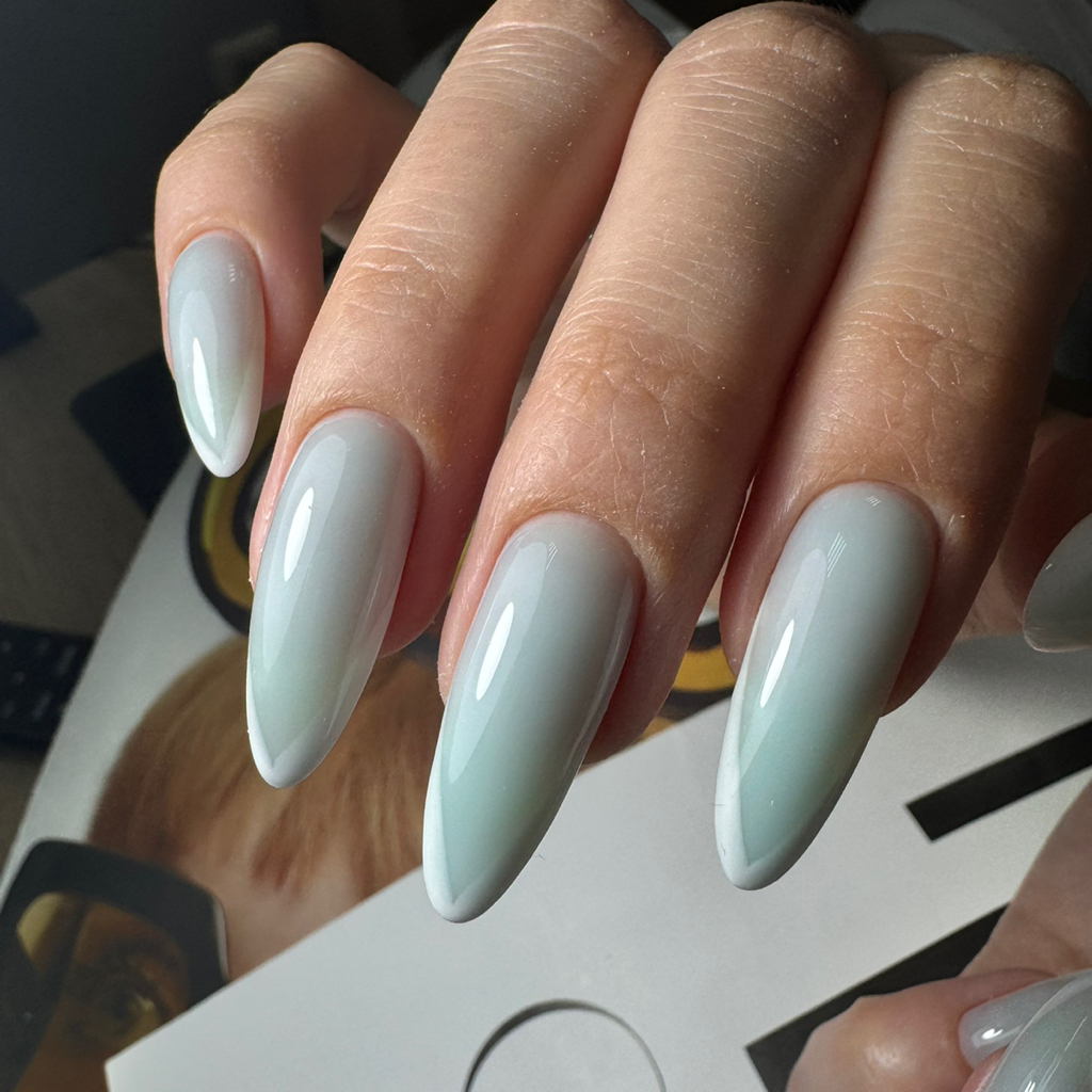 Наращивание ногтей