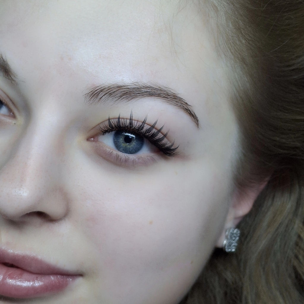 Наращивание ресниц