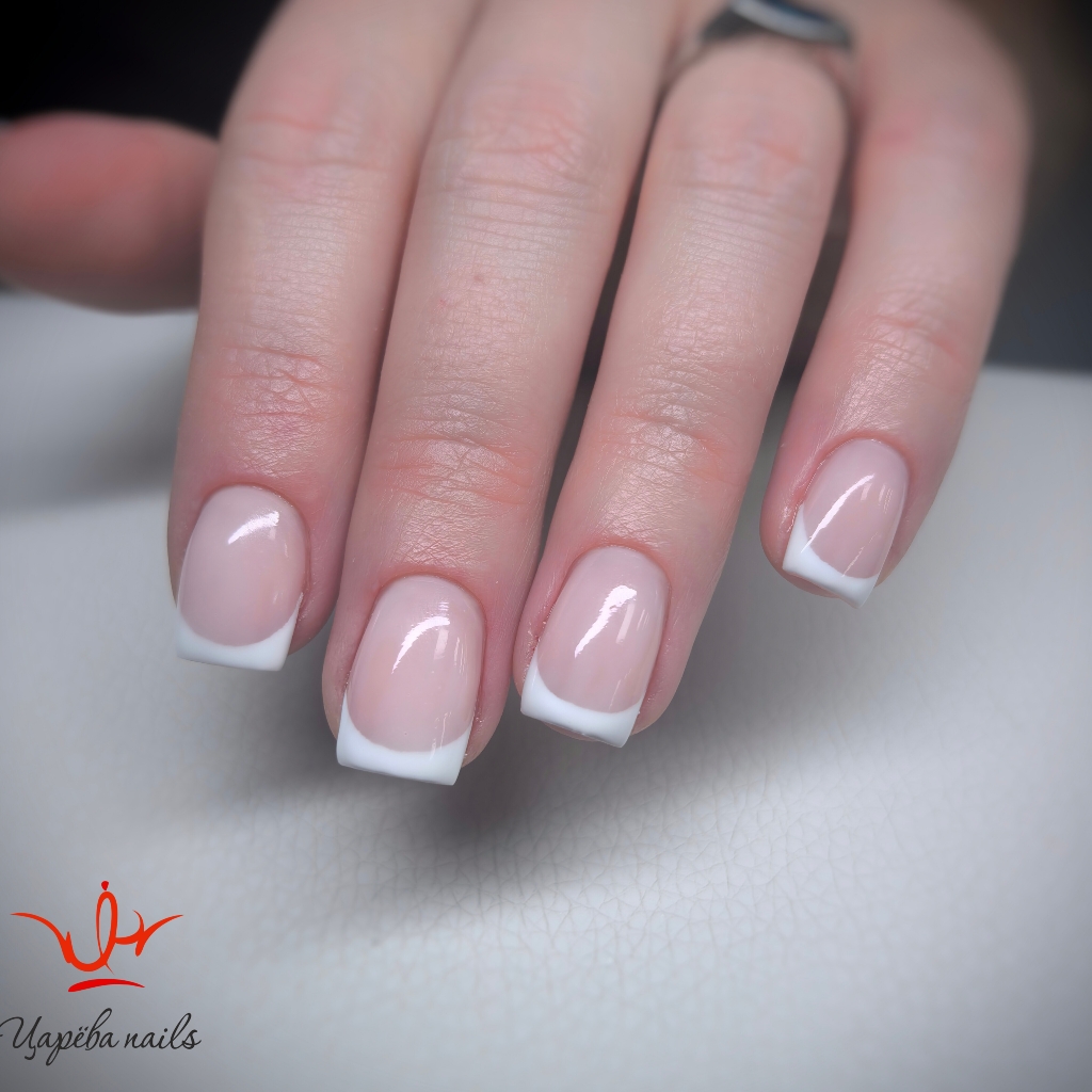Маникюр с покрытием гель лак + укр пудрой