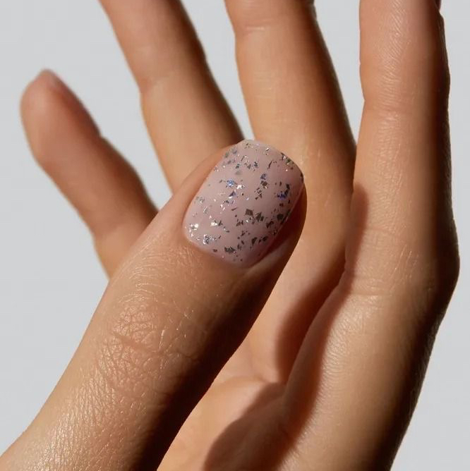 Дизайн до 4х ногтей