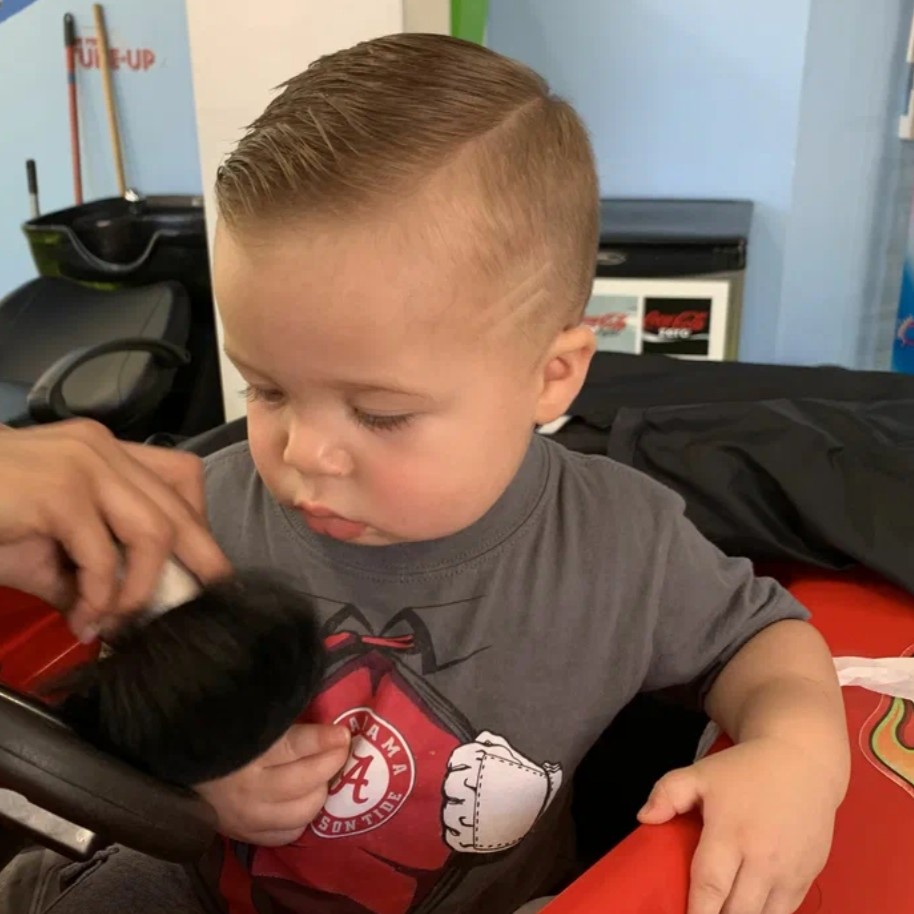 "Первая стрижка" (локон в конверте и грамота)