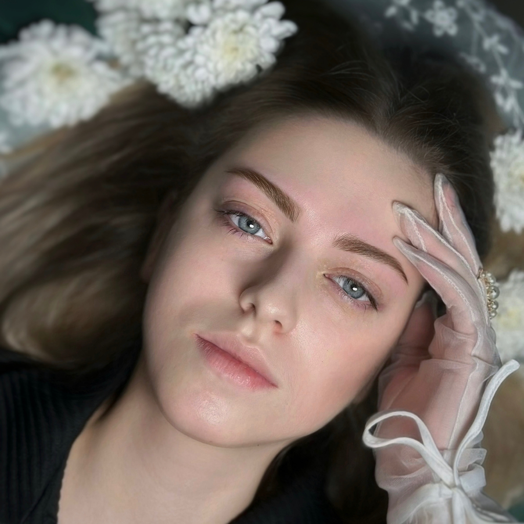 Коррекция бровей воск/пинцет