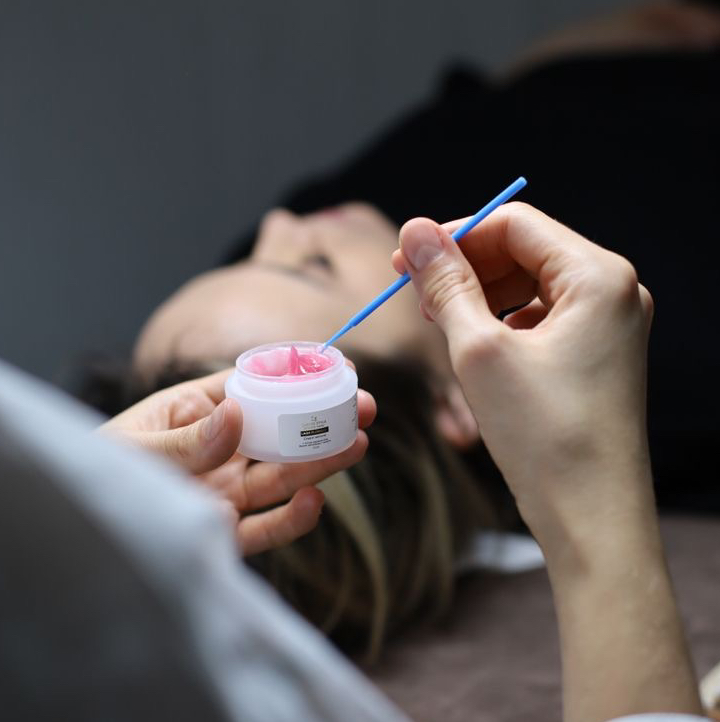 Снятие ресниц нашей студии без последующего наращивания