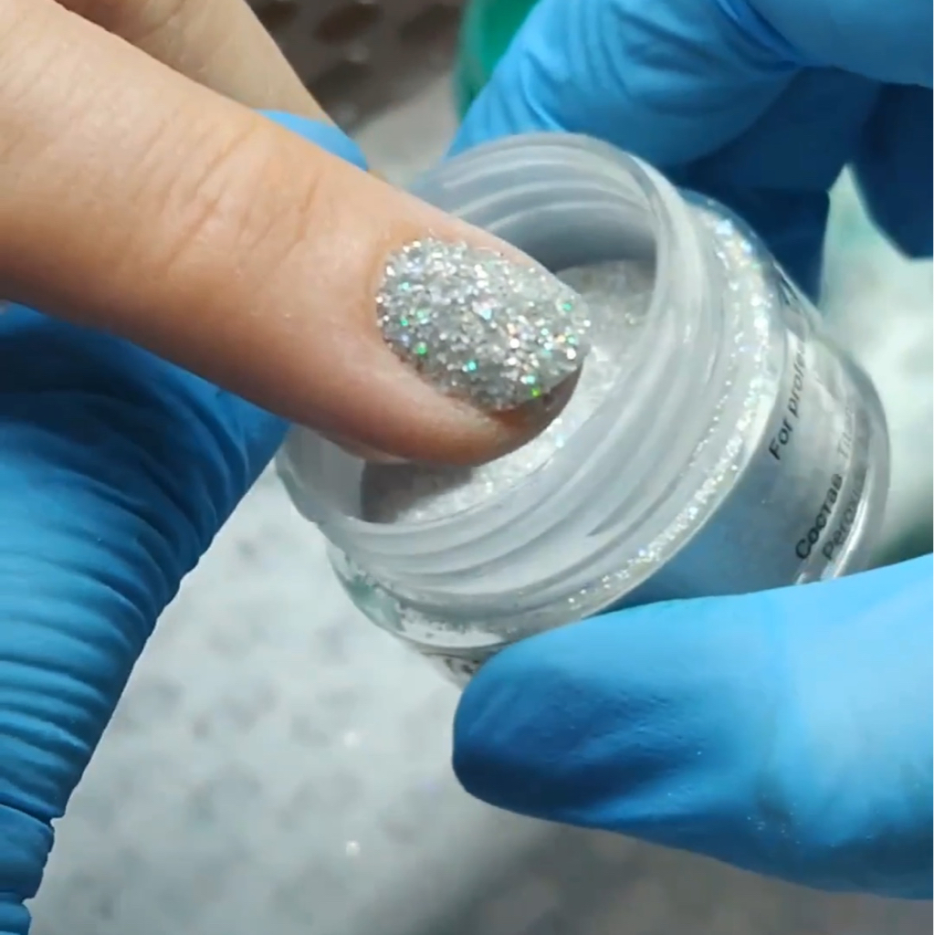 Ремонт 1 ногтя с титановым покрытием