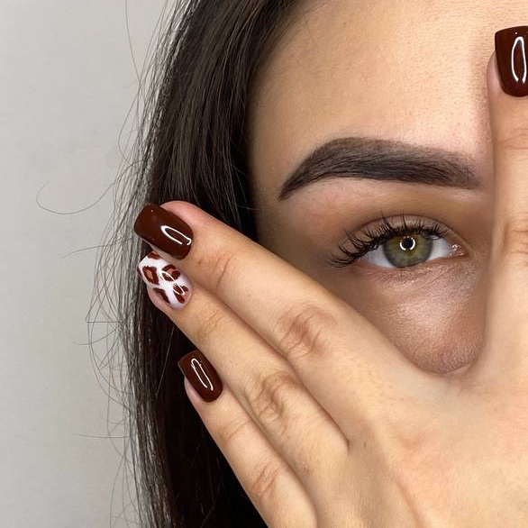 Оформление бровей с окрашиванием краской