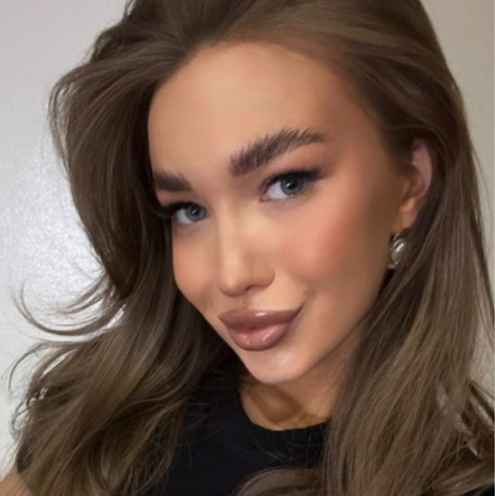 Полина