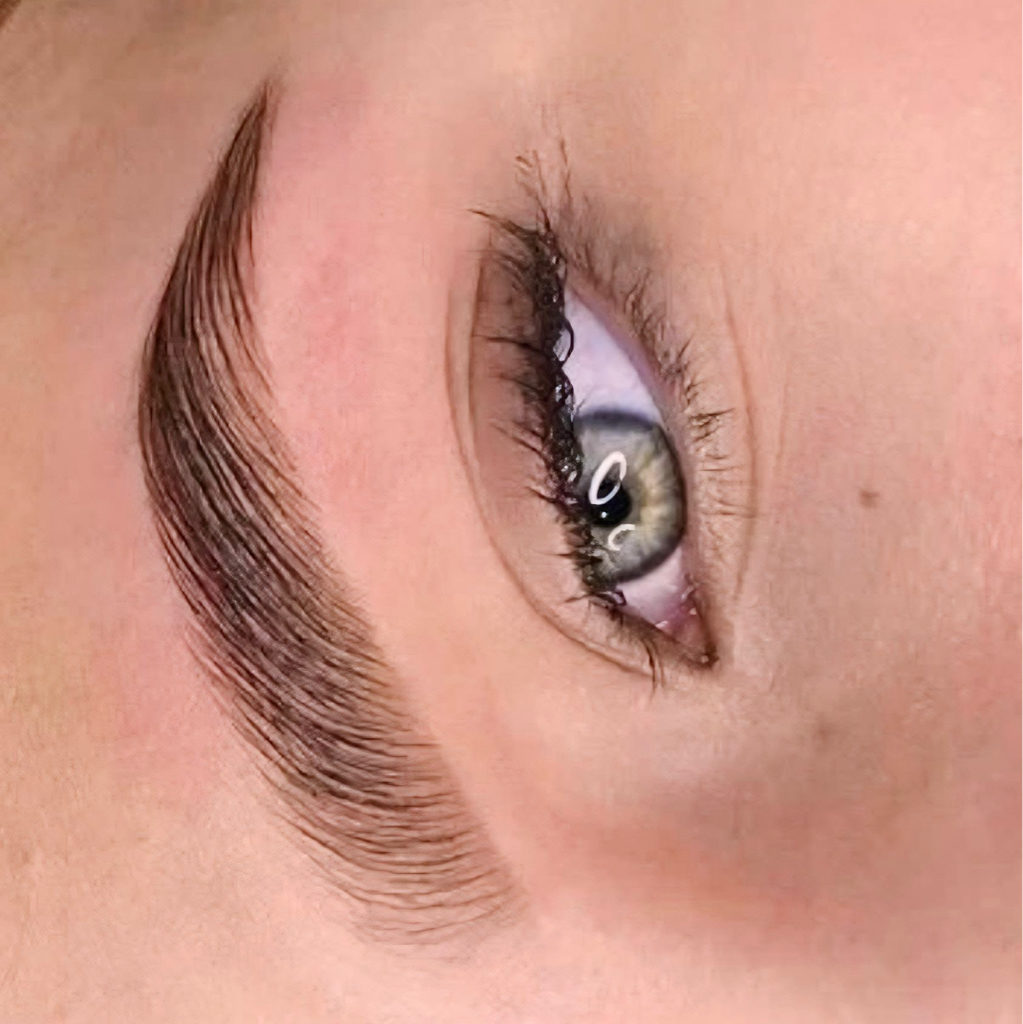 Окрашивание бровей (коррекция+уход)