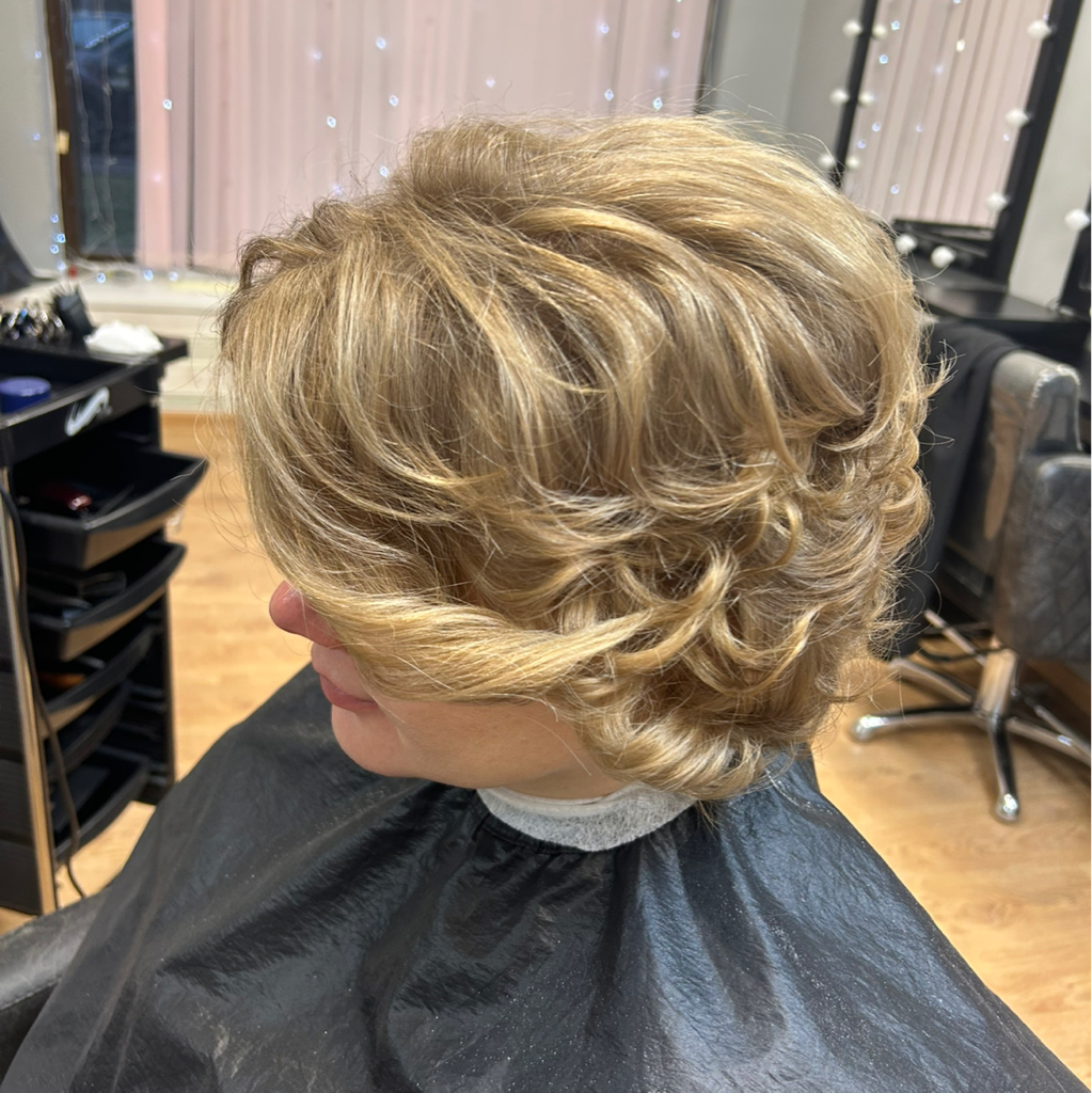 Укладка волос средней длины