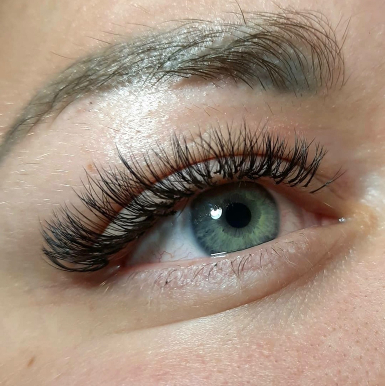 Наращивание ресниц (от классики до объёма)  Объёмы: классика, 1,5D, 2D 3D в изгибах L, M, C, D.