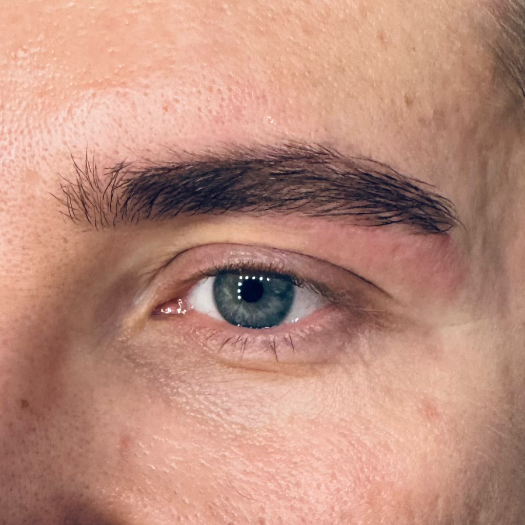 Мужская коррекция бровей