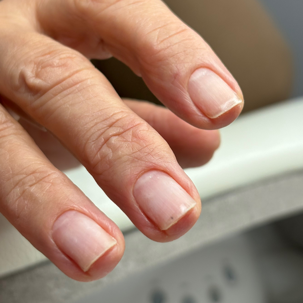 Гигиенический маникюр без покрытия