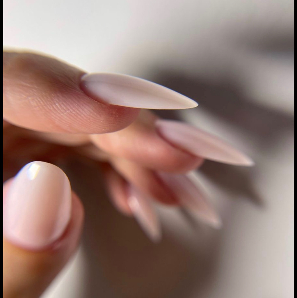 Наращивание ногтей