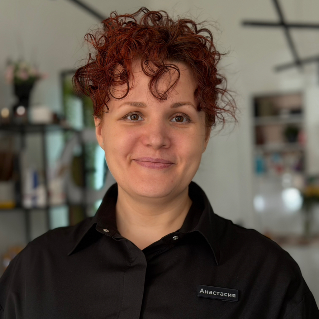 Рыженкова Анастасия(  принимает на Старых большевиков3,в)