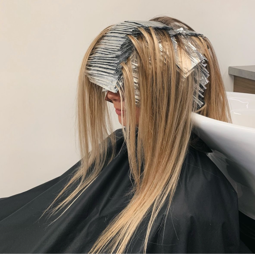 Мелирование + тонирование волос (прикорневая зона (от лопаток и ниже(без материала)