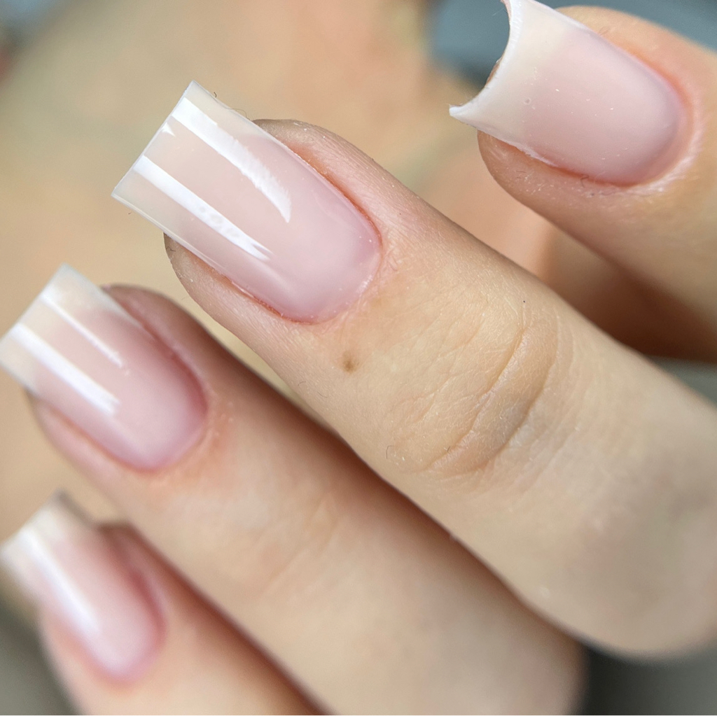 Наращивание ногтей