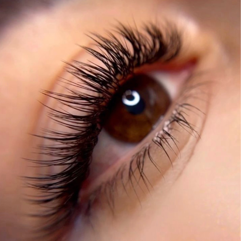 классическое наращивание ресниц