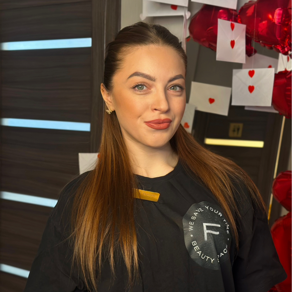 Топ-бровист Полина