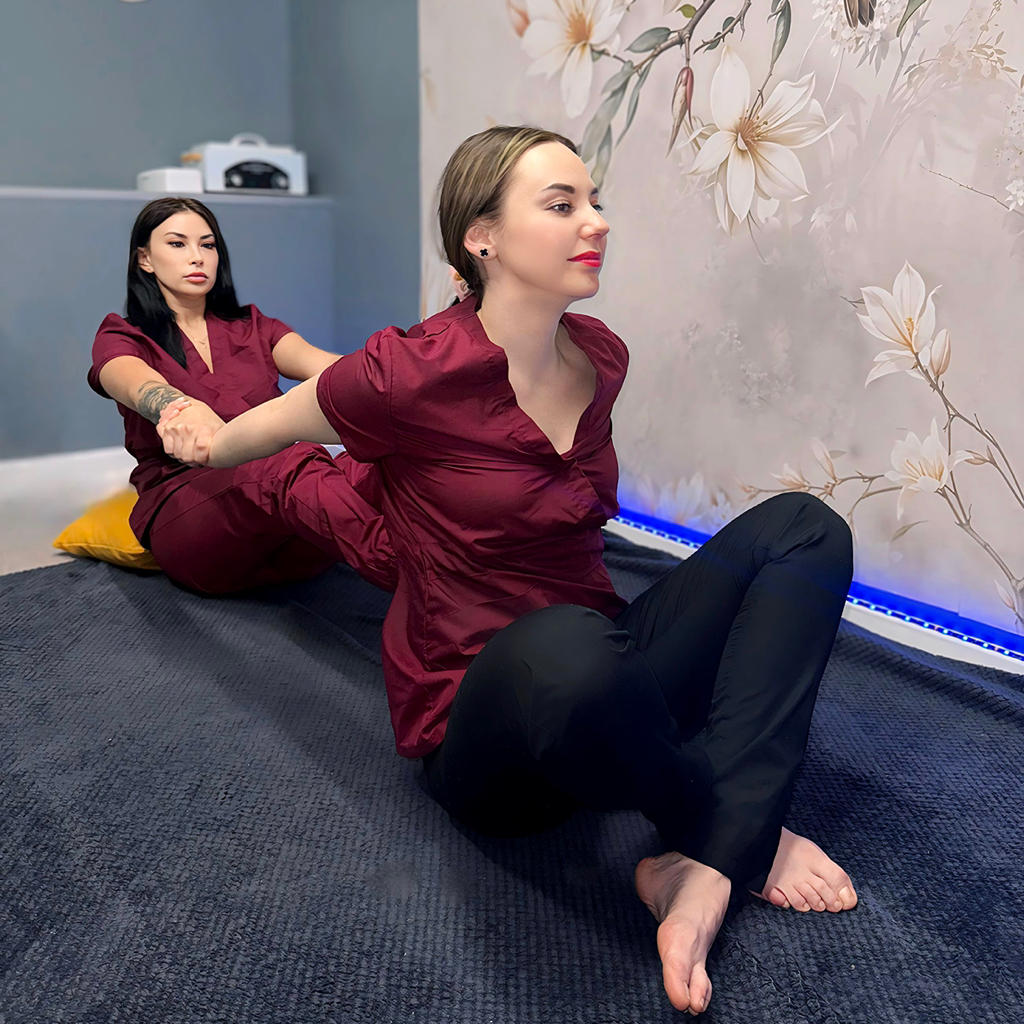 Тайский массаж ногами