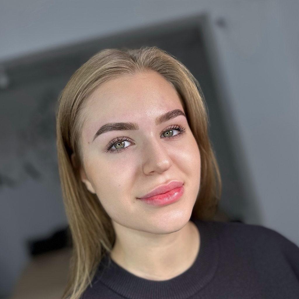 Окрашивание + коррекция бровей