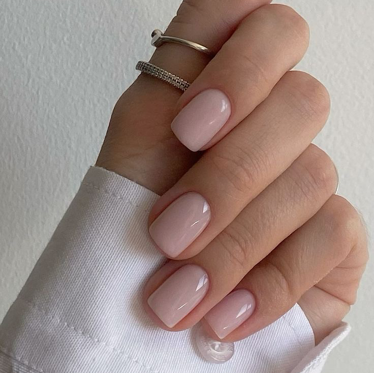 Пилочный маникюр с покрытием