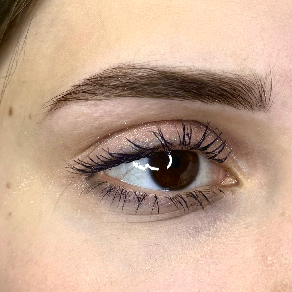 Окрашивание бровей хной