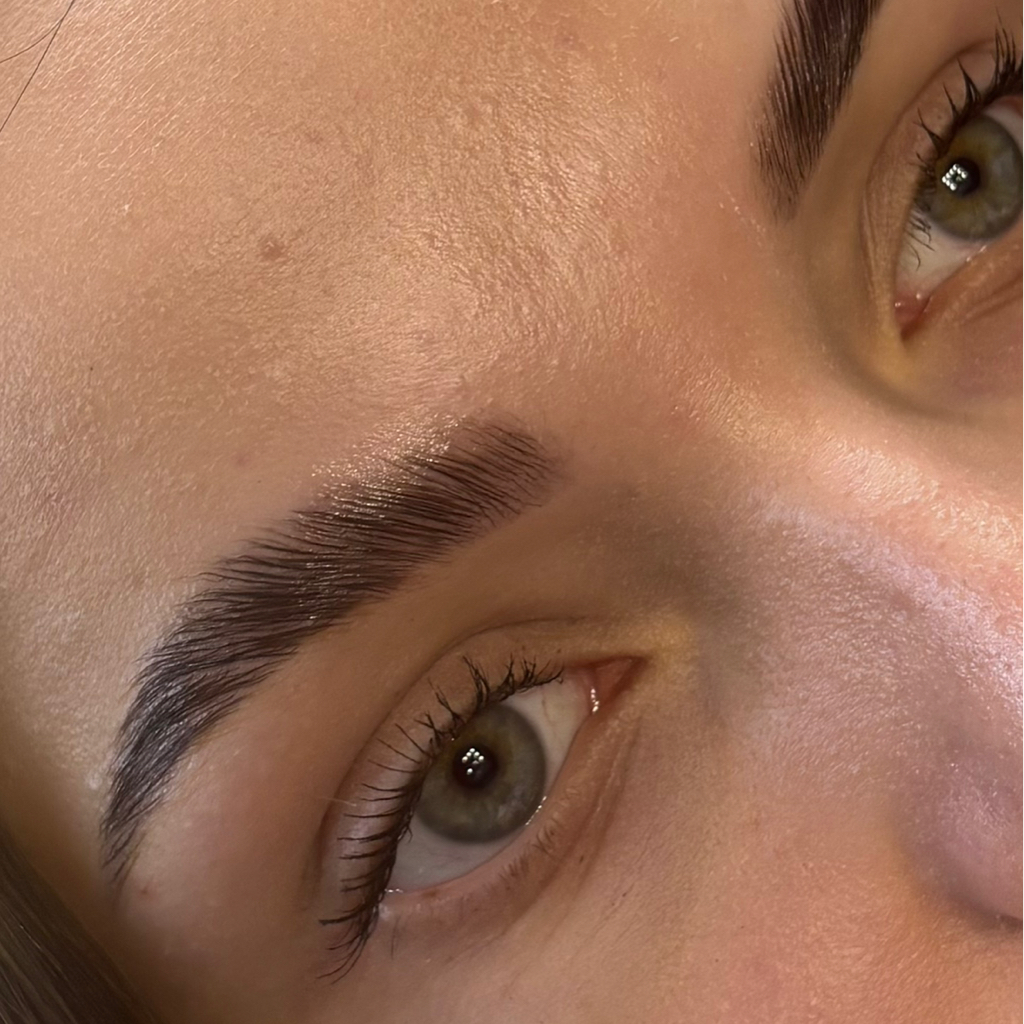 Долговременная укладка бровей + коррекция, окрашивание