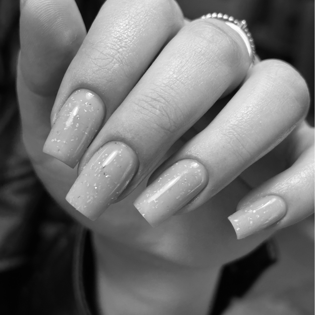 Наращивание ногтей Снятие, наращивание, ремонт всех ногтей, клюющие, скрученные, четкий квадрат, овал, миндаль, однотон, легкий дизайн 2-3 ногтя