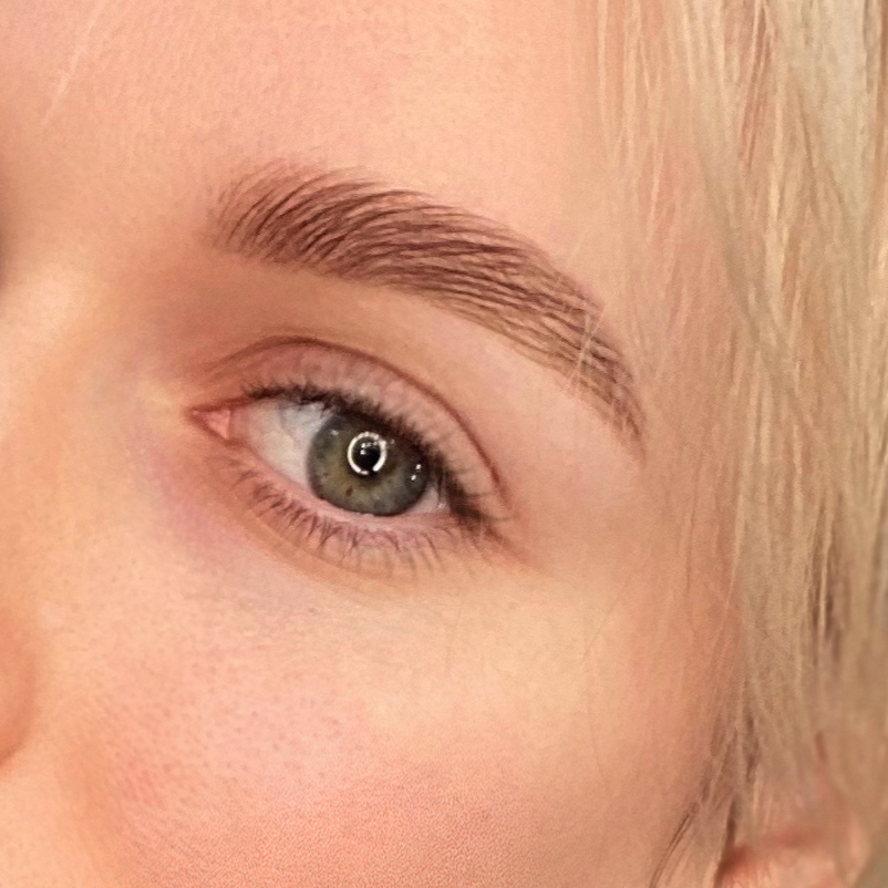 Коррекция и окрашивание бровей + долговременная укладка