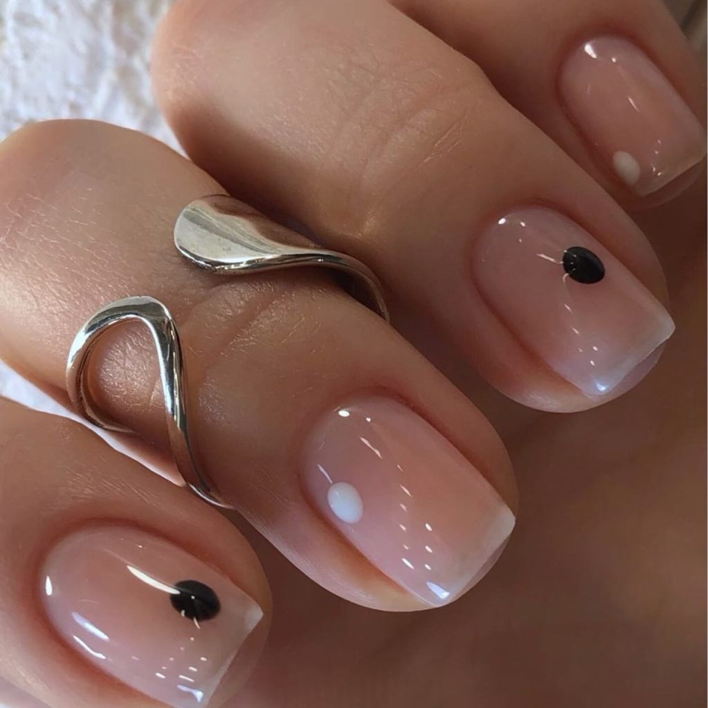 Маникюр комбинированный с покрытием гель-лак