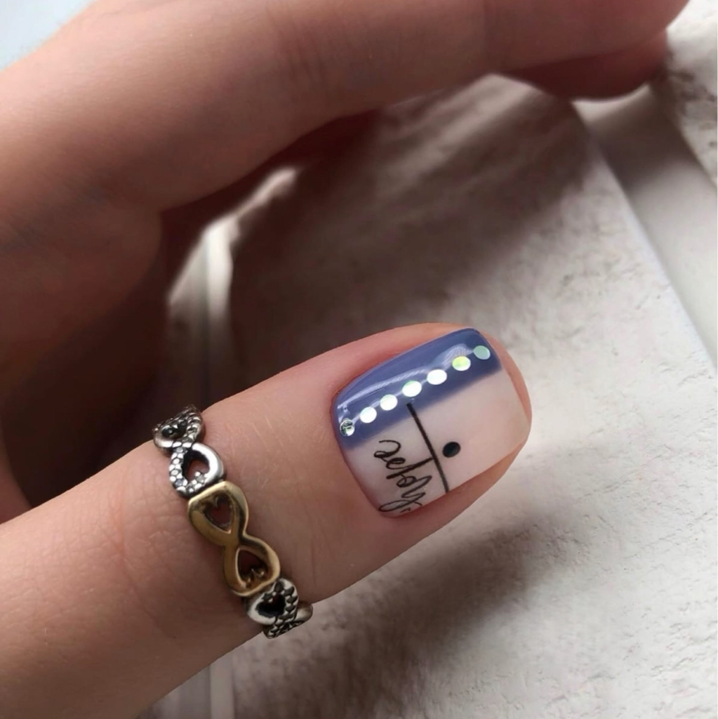 Комплекс маникюр 💅 
Маникюр комбинированный с покрытием гель-лак ( снятие , выравнивание базой )