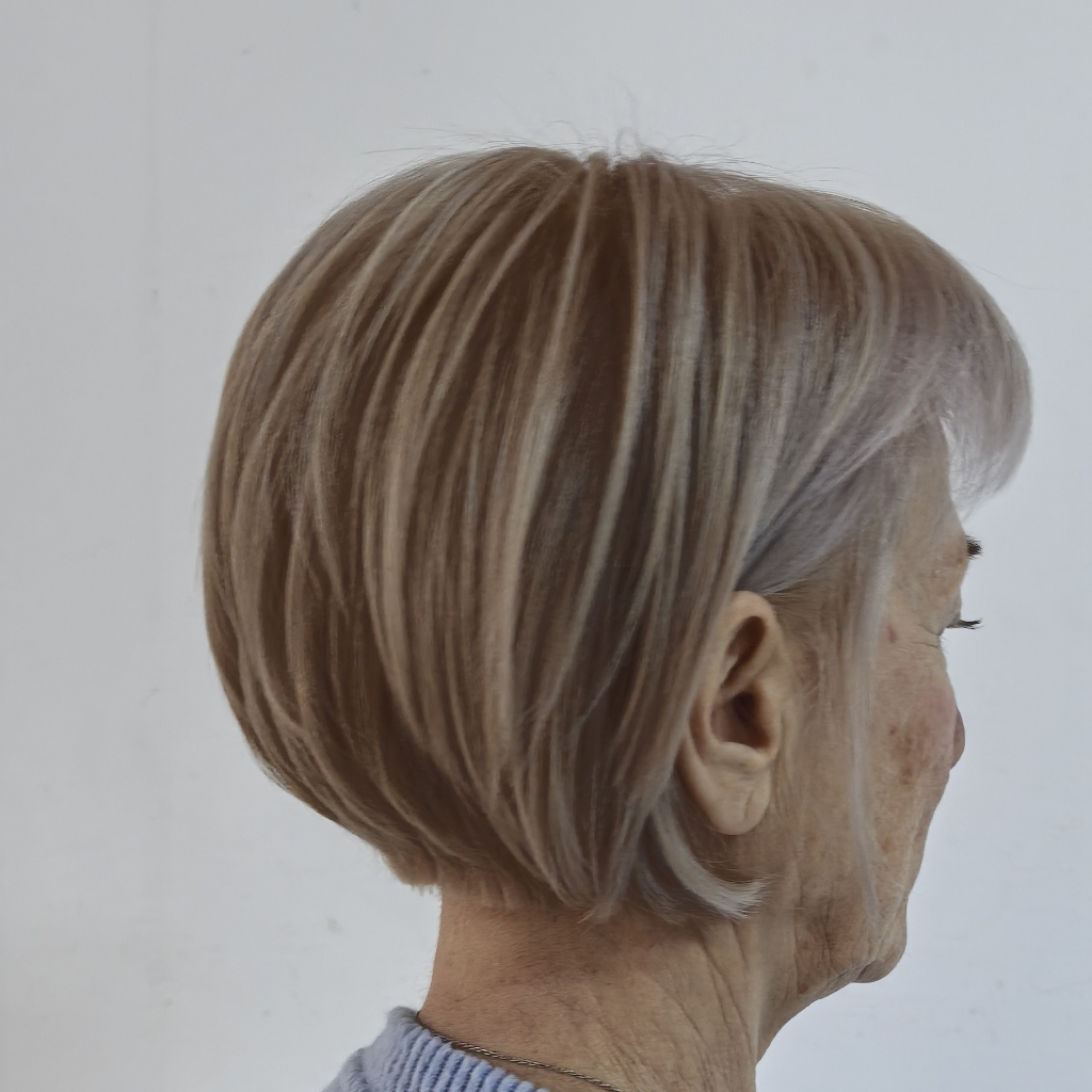 Мелирование и стрижка