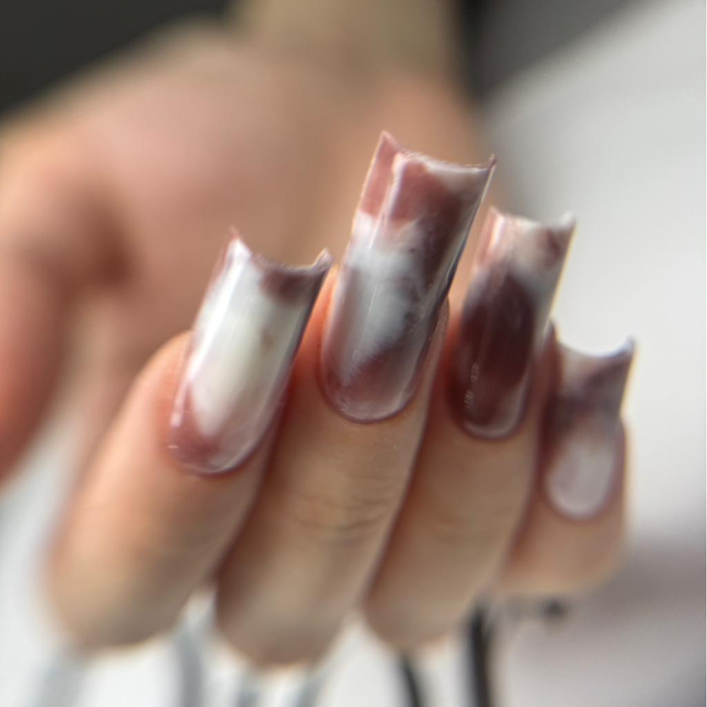 Френч, кошачий глаз, легкие дизайны, стразы, наклейки до 4, втирки и тп.