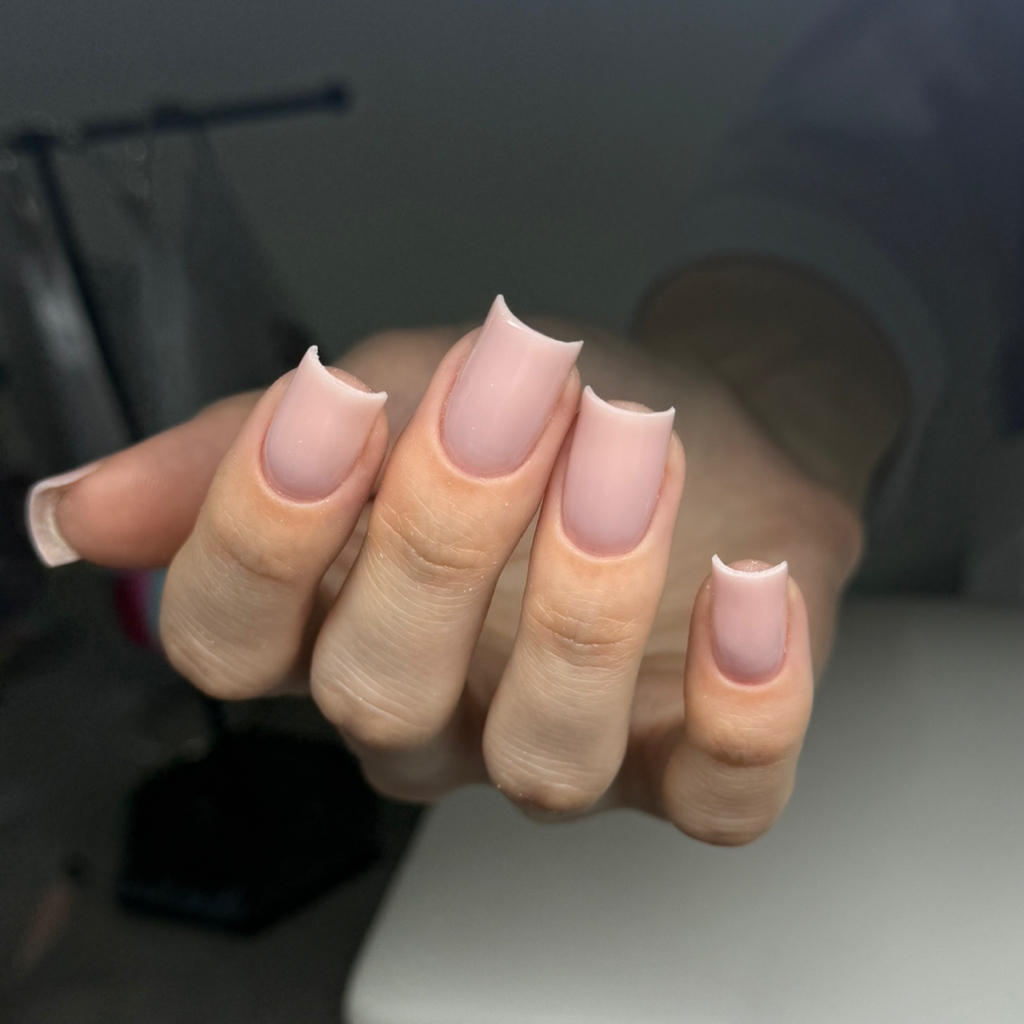 Маникюр с покрытием гель-лак (+укрепление) до 3й длины/ коррекция наращенных