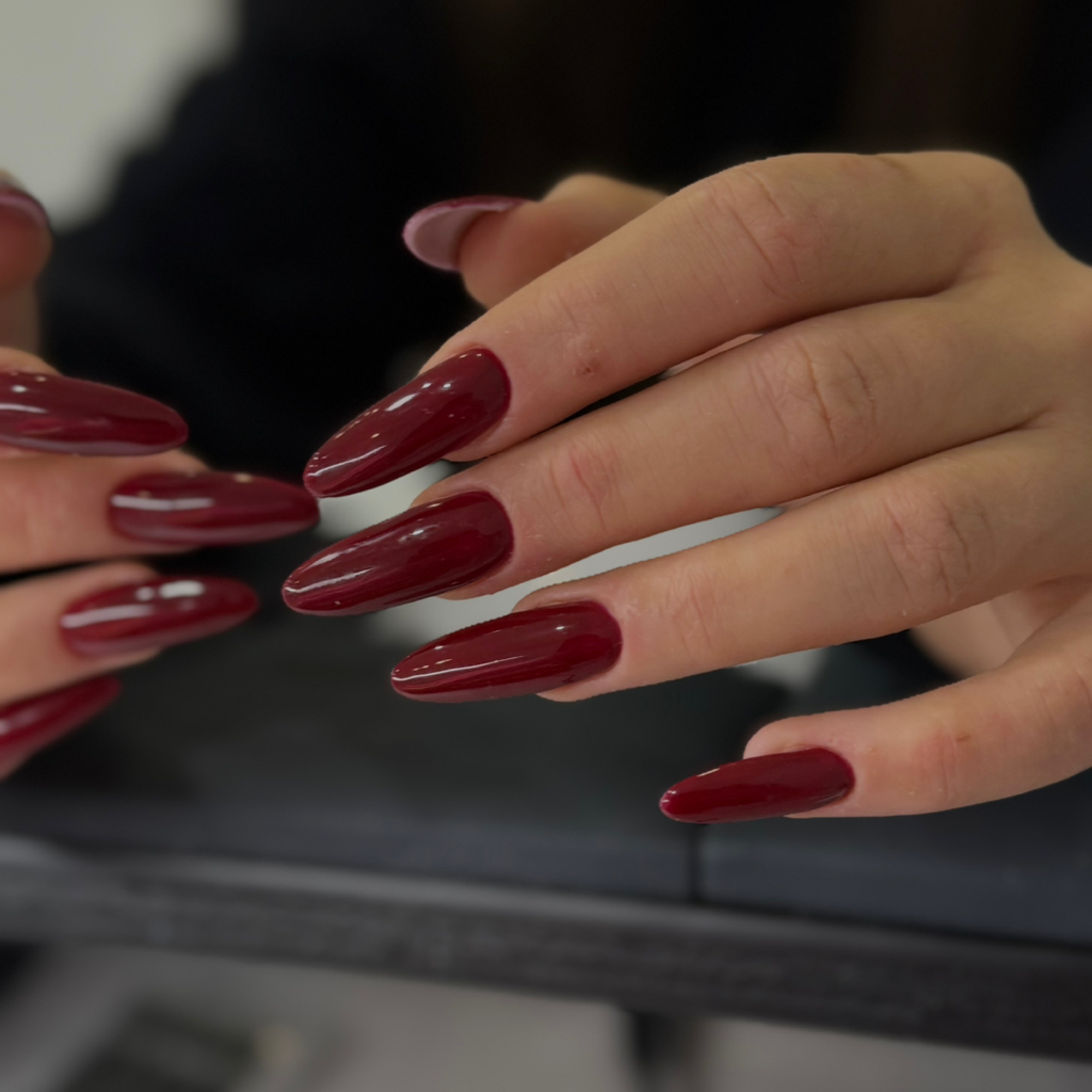 Маникюр с покрытием гель-лак (+укрепление) до 6й длины/ коррекция наращенных