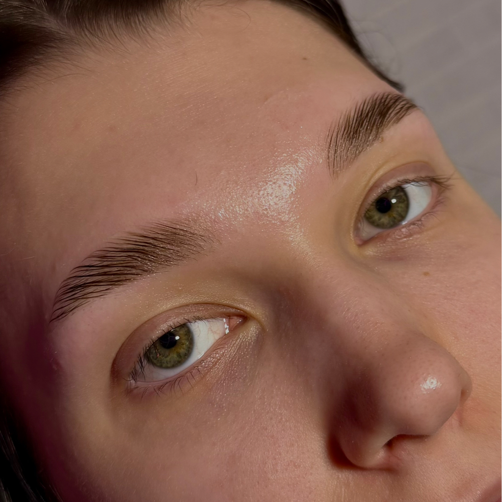 Коррекция + окрашивание бровей