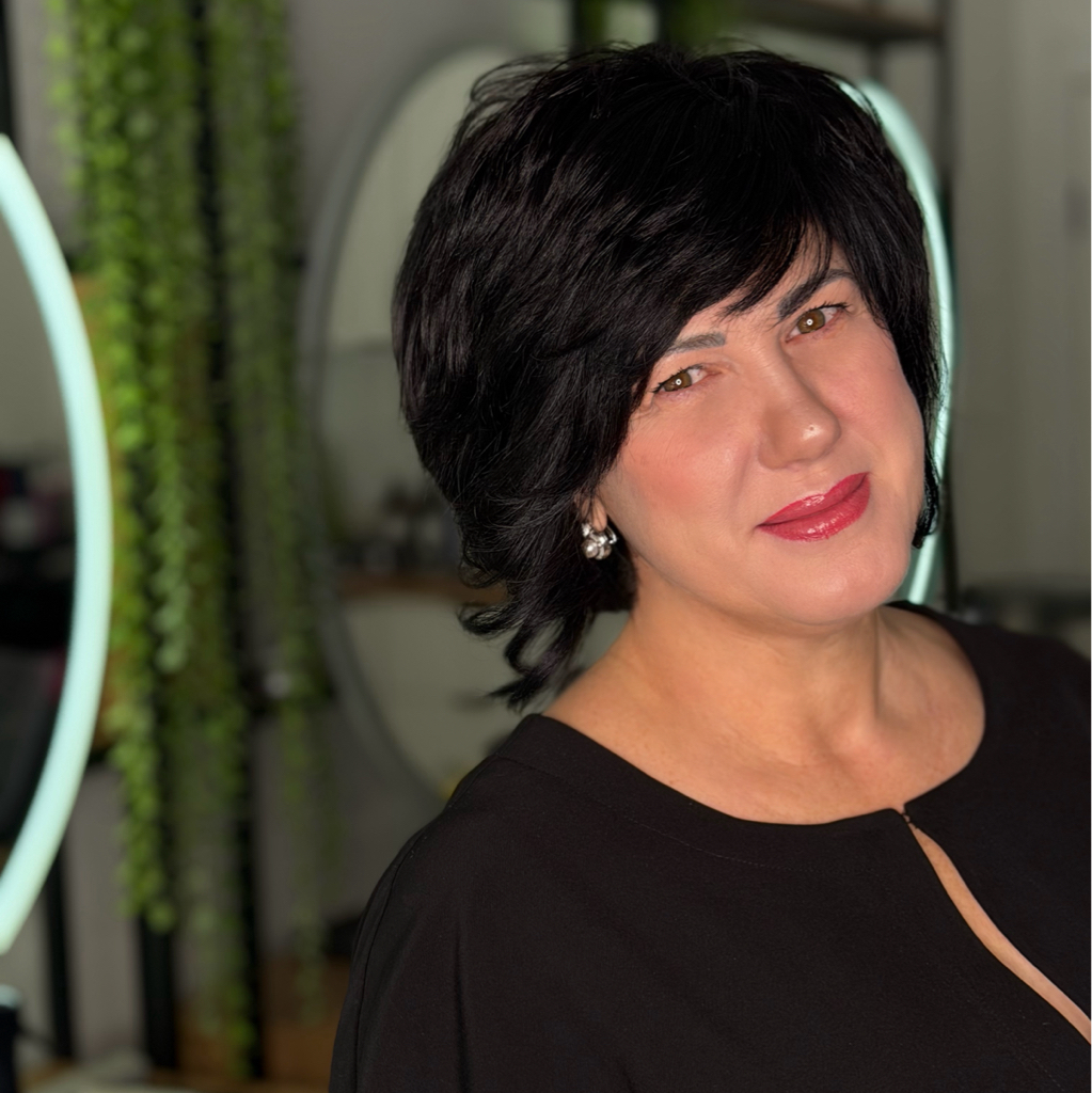 Шевкаленко Галина( принимает  на Стачек,4)