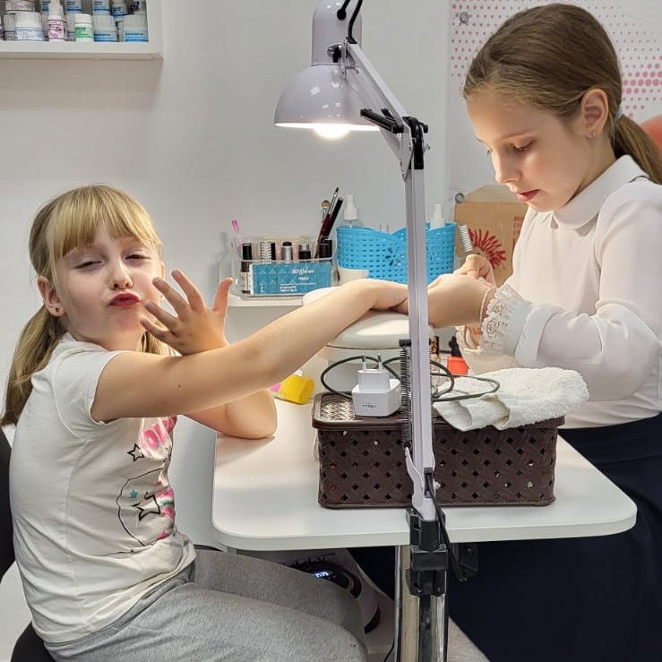 Детский маникюр