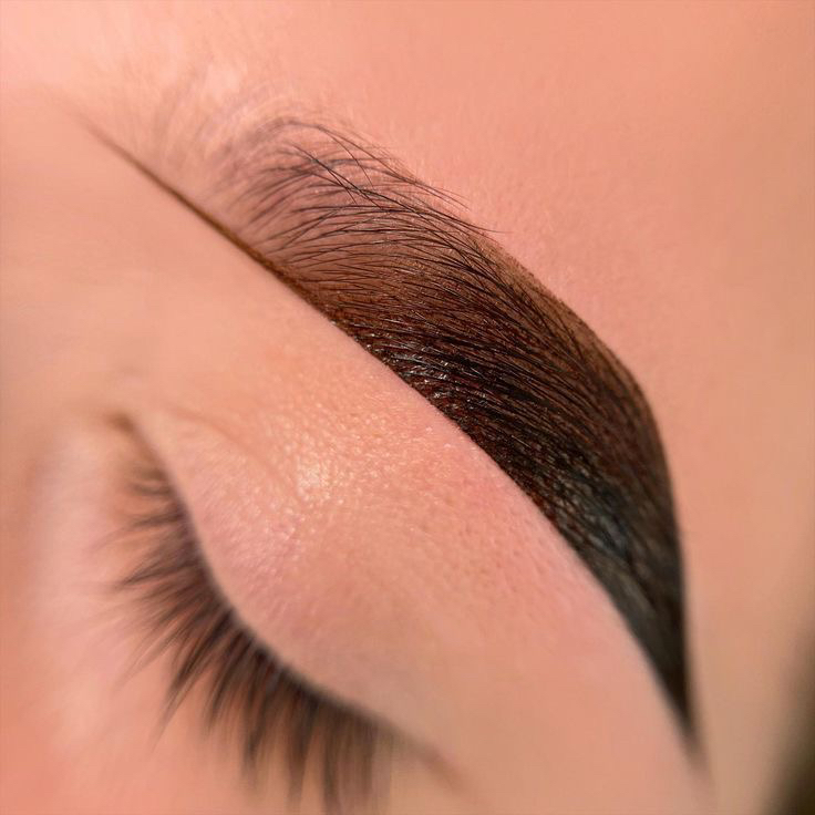 Окрашивание бровей