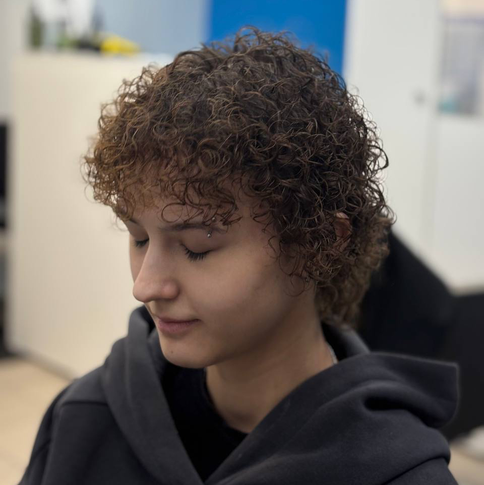 Биохимическая завивка на короткие волосы