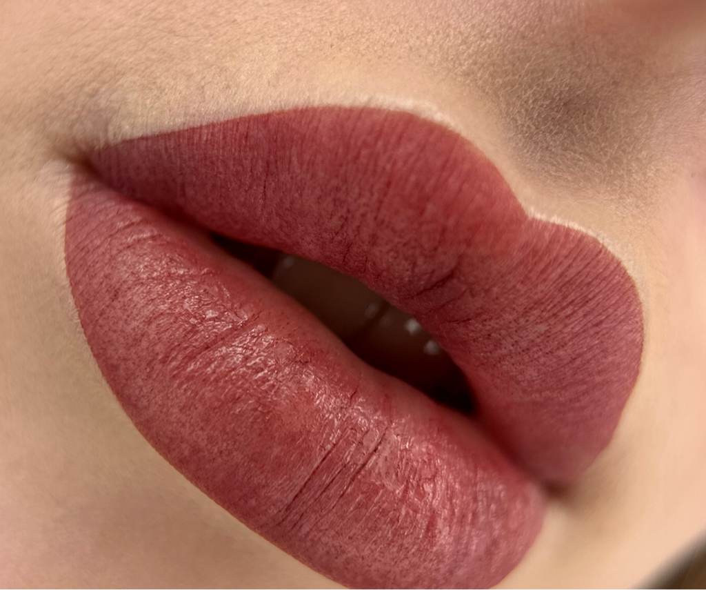 Перманентный макияж губ (первичная процедура 1 этап)