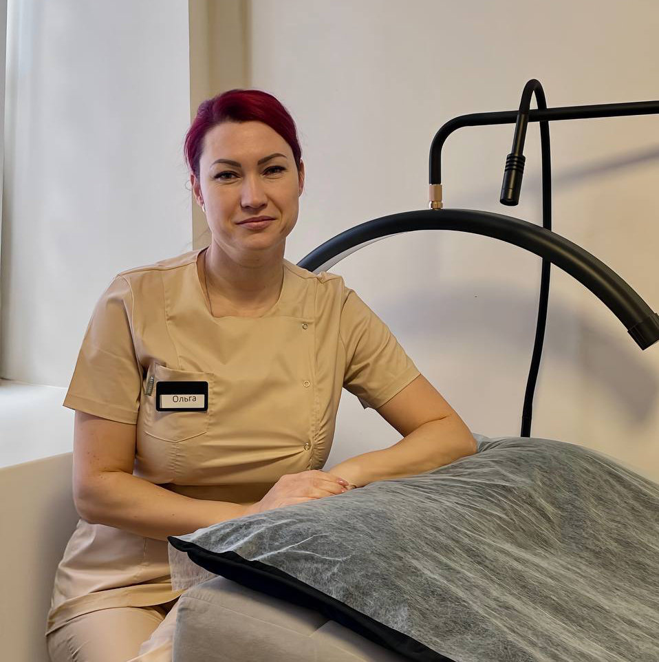 Ольга (Мастер по ЛЭД и классическому наращиванию ресниц)