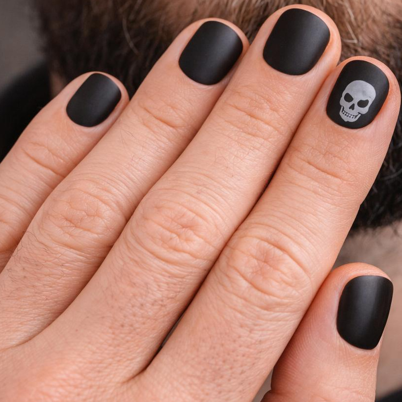 Мужской маникюр с покрытием (Мастер-профи)